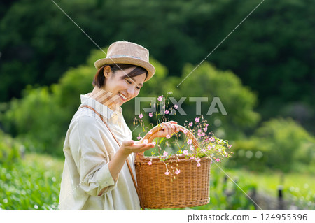 花卉農場、採花、女人 124955396
