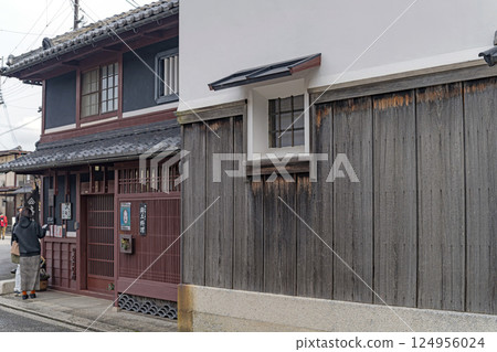 滋賀縣近江八幡市八幡街道 124956024