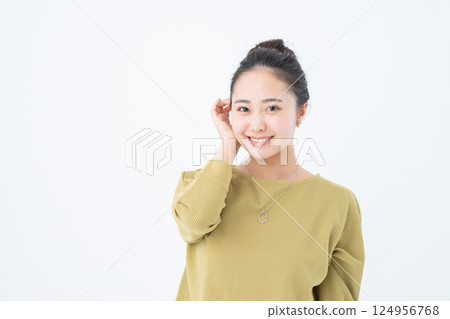 Beauty of young women 124956768
