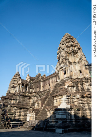 Tour the Angkor Wat ruins Tour the Angkor Wat ruins 124957451