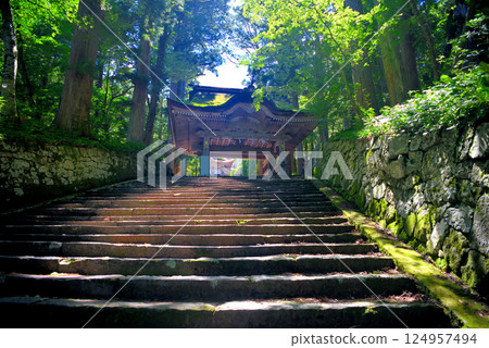 Chugoku region, Daisen-Oki National Park, Ogamiyama Shrine Okumiya, rear-facing gate on the stone-paved approach to the shrine, Daisen Town, Tottori Prefecture (2) Chugoku region, Daisen-Oki National Park, Ogamiyama Shrine Okumiya, rear-facing gate on the stone-paved approach to the shrine, Daisen Town, Tottori Prefecture (2) 124957494