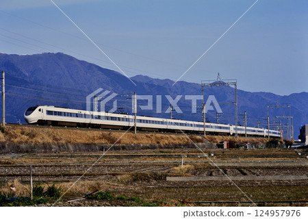 2007: 12-car 681 series Thunderbird express trains running on the Kosei Line 124957976