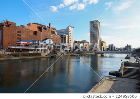 福岡縣、北九州市、小倉、紫川、井筒屋水環境館、小倉北區 124958500