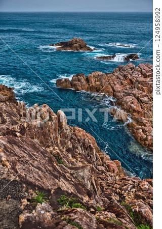 暴雨肆虐，通往龍宮神社的道路 124958992