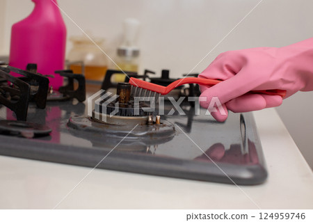 一般清潔工作應交給專業人員 124959746