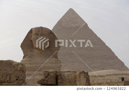 Great Sphinx of Giza and pyramid of Khafre, Egypt 124963822