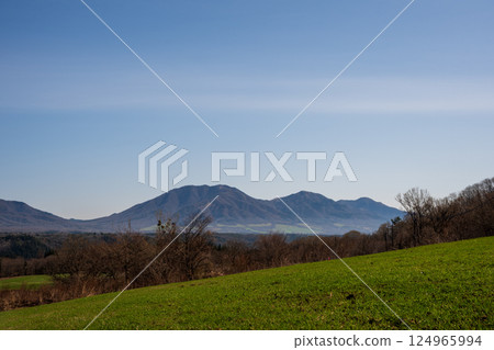 Beautiful spring scenery of Hiruzen Plateau in Maniwa City, Okayama Prefecture, Japan 124965994
