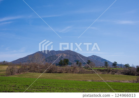 Beautiful spring scenery of Hiruzen Plateau in Maniwa City, Okayama Prefecture, Japan 124966013