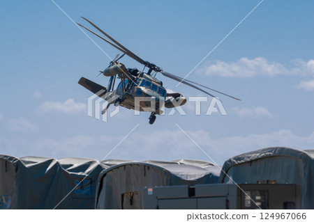 UH-60J救援直升機訓練飛行（日本陸上自衛隊第12旅團索馬原駐軍紀念活動） 124967066