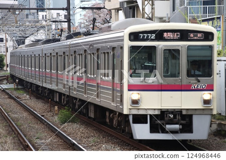 Keio 8000 series heading to Takaosanguchi 124968446