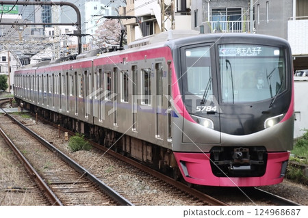 Keio 5000 series (Keio Liner No. 1) heading to Hachioji 124968687
