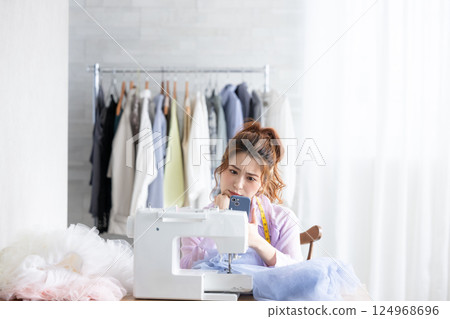 Worried, woman, lady Worried, woman, lady 124968696