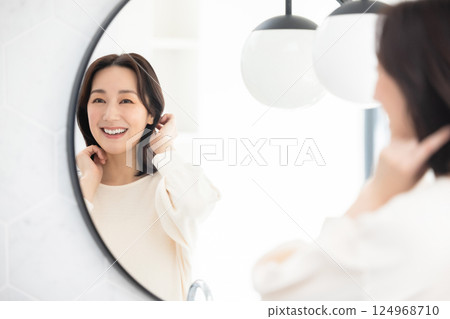 女性護髮美容形象 124968710