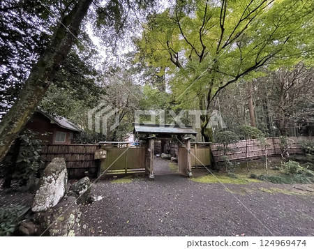 渡月船芝谷寺門 124969474