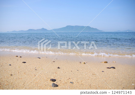 The coast near Ogijima Lighthouse 124971143