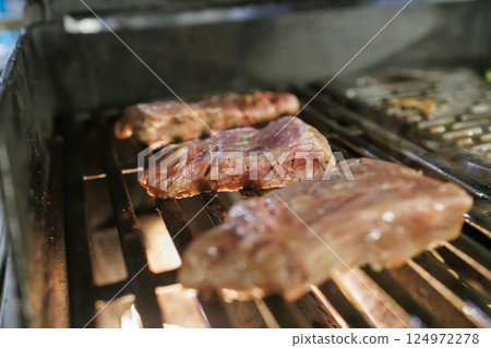 Glamping and outdoor cooking Glamping and outdoor cooking 124972278