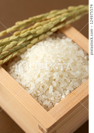 White rice White rice 124975574