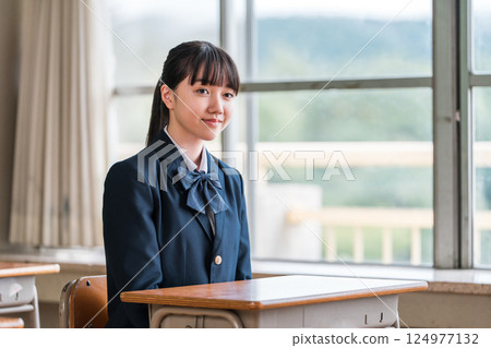 Japanese junior high and high school students studying at school (smile) Japanese junior high and high school students studying at school (smile) 124977132