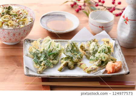 春天獨有的奢華:日本虎杖天婦羅(當地美食) 春天獨有的奢華:日本虎杖天婦羅(當地美食) 124977573
