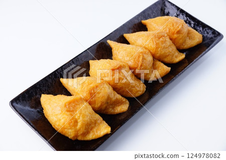 Inari Shimaji 124978082