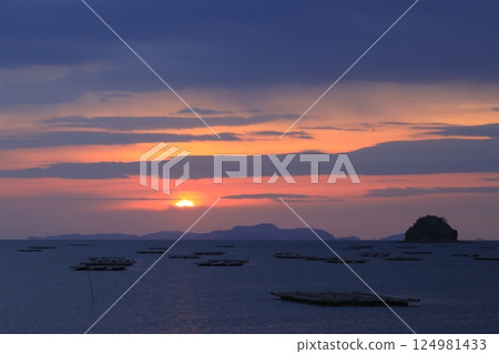 瀨戶內海近海灣的日出 瀨戶內海近海灣的日出 124981433