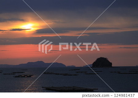 瀨戶內海近海灣的日出 瀨戶內海近海灣的日出 124981437