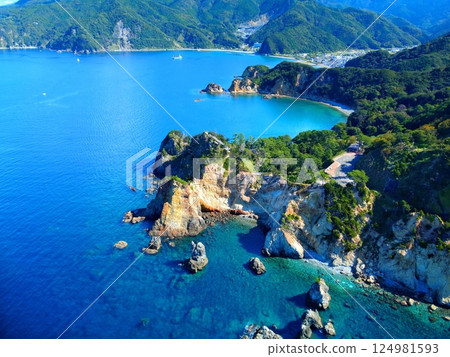 Aerial view of the Horse Rock at Koganezaki Park in Nishiizu Town taken with a drone Aerial view of the Horse Rock at Koganezaki Park in Nishiizu Town taken with a drone 124981593