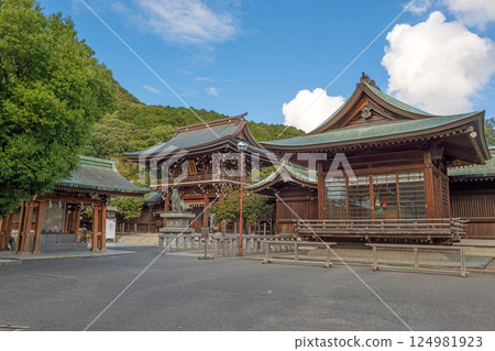 The large bell hall and tower gate of Miyajidake Shrine in Fukuoka The large bell hall and tower gate of Miyajidake Shrine in Fukuoka 124981923
