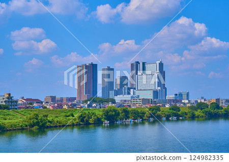 夏季從東京大田區煤氣橋看到的西北側景色（中丸子、下沼部、川崎市等） 124982335
