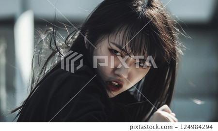 一位充滿熱情的美麗年輕女子，二十歲。生成式人工智慧 124984294