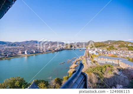 (愛知縣)國寶犬山城~從天守閣俯瞰犬山城下町(犬山橋側) (愛知縣)國寶犬山城~從天守閣俯瞰犬山城下町(犬山橋側) 124986115
