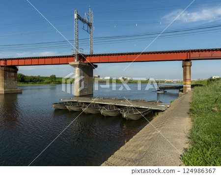 日本陸上自衛隊在大和江進行渡河訓練 124986367