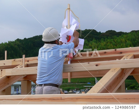 Half-timbered house 14 124986597