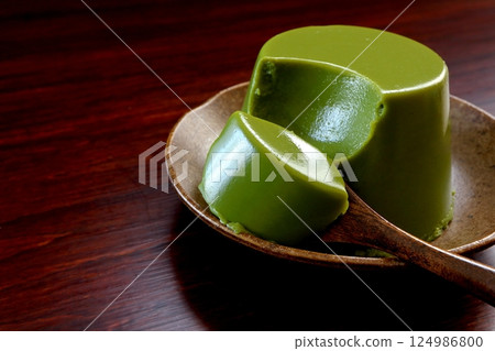 Homemade Matcha Pudding 124986800