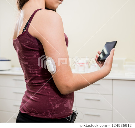 Medical device for glucose check. Continuous glucose monitoring pod.  124986912