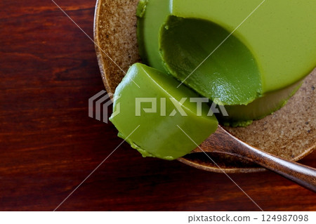 Homemade Matcha Pudding 124987098