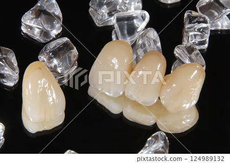 您想擁有美麗的瓷牙嗎？ 124989132