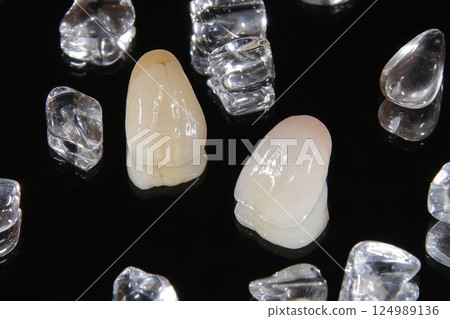 您想擁有美麗的瓷牙嗎？ 124989136