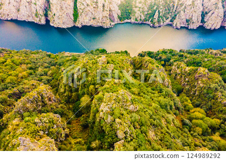 Aerial view of river Sil Canyon, Galicia Spain 124989292