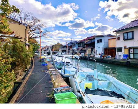 Streets of Yoshiwara Inlet (Maizuru City, Kyoto Prefecture) Streets of Yoshiwara Inlet (Maizuru City, Kyoto Prefecture) 124989328