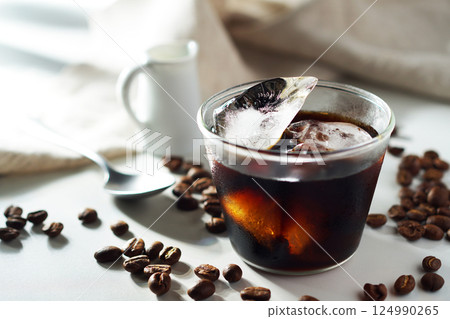 Summer iced coffee Summer iced coffee 124990265