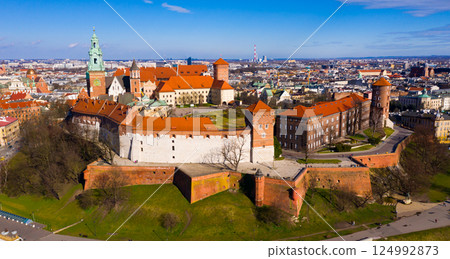 View from above of Wawel Castle, Krakow, Poland 124992873