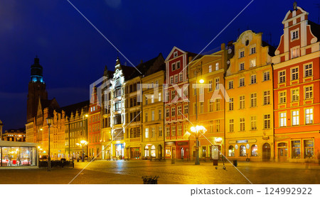 Night view of Wroclaw Market Square 124992922