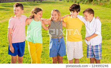 Group photo of children Group photo of children 124993246