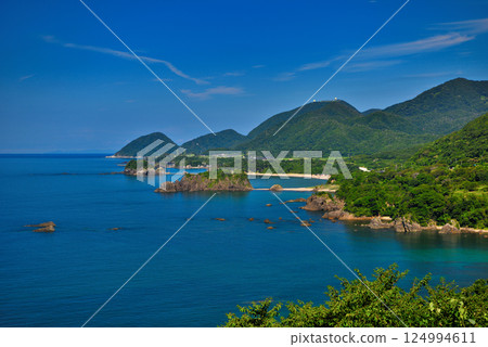 從京都府京丹後市丹後半島關西地區近畿地區犬崎公園的觀景台看到的丹後松島的美麗風景(6) 從京都府京丹後市丹後半島關西地區近畿地區犬崎公園的觀景台看到的丹後松島的美麗風景(6) 124994611