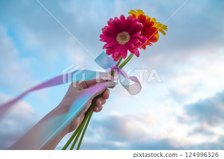 向著天空 124996326