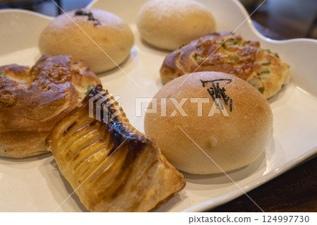 Bread from the French bakery in Ginza, Karuizawa, beloved by John Lennon Bread from the French bakery in Ginza, Karuizawa, beloved by John Lennon 124997730
