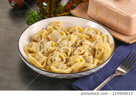 Russian homemade dumplings with meat 124998013
