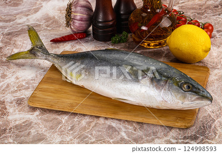 Raw Japanese Amberjack for cooking 124998593