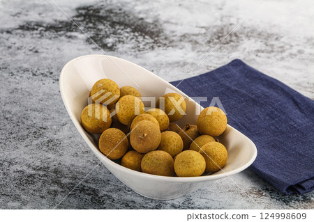 Sweet juicy tropical fruit longan Sweet juicy tropical fruit longan 124998609